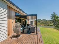 B&B Whangamata - Treetop Bach - Whangamata Holiday Home - Bed and Breakfast Whangamata