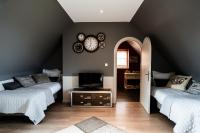 Camera Quadrupla con Vista Giardino 