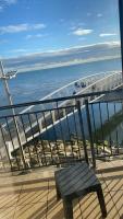 B&B Newcastle - Newcastle Seafront Apartment with Wifi and Parking - Bed and Breakfast Newcastle