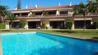 Elegant and Peaceful Aparments with Pool and Garden - Ferienwohnung