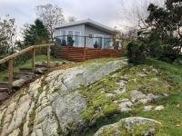 B&B Dalbeattie - Clouded Yellow - beautiful modern lodge Kippford - Bed and Breakfast Dalbeattie