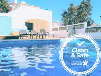 Villa Luz Bay w Private Pool - B&B