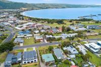 luxurious 4 Bedroom Ocean View Holiday House - B&B Apollo Bay