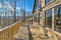 Cabin with Mtn View, 4 Mi to Massanutten Resort - Bed and Breakfast