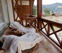One-Bedroom Suite with Balcony