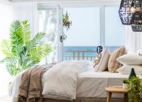 B&B Gold Coast - Absolute Beachfront Family Size Home - Bed and Breakfast Gold Coast