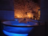 Deluxe Suite with Spa Bath