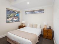 Unit 10 Wallingat - 2 Bedrooms + Lounge + Kitchen