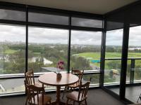 Parkview Modern Apartment w Parking @ Olympic Park - B&B