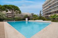 Joli grand appartement terrasse lit 180X200 vue mer 10min plages - Chambres d'hôtes Juan-les-Pins