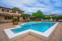 Casa con piscina a 1 km del mar y del pueblo - B&B Alcudia