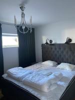 VARIJLYAN - B&B