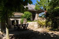 Gite E'table Charlannes - B&B Hautefage