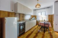 Apartamento con balcón