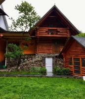 Садиба BETWEEN MOUNTAINS - B&B