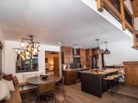 Rocky Mountain Escape - Steps to Lake Estes, Jacuzzi, Close to Downtown Estes - B&B Estes Park