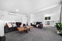 Lovely marina views and sunny balcony - B&B Distretto di Queenstown