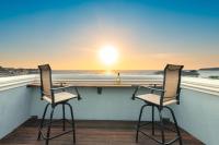 B&B Half Moon Bay - Oceanview Miramar Home Steps to Beach Restaurants Trails Activities - Bed and Breakfast Half Moon Bay
