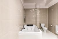 Apartment mit einem Whirlpool
