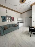 Monolocale con Divano-Letto