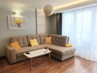 Apartament Jurajska Plaza, prywatne miejsce parkingowe , Targi - Bed and Breakfast