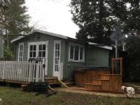 B&B Farnham - Woodland Cabin With private Wood-Fired Hot-Tub - Bed and Breakfast Farnham