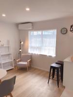 B&B Auckland - Bright Eden Park two bed townhouse private parking - Bed and Breakfast Auckland