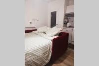 Estudio con balcón