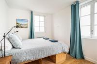 Kamer met Queensize Bed en Uitzicht op Zee