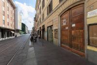 GuestHost - Porta Ticinese Balcony Apartment - Bed and Breakfast Milaan
