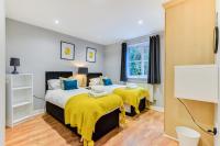 B&B Crawley - Contractors welcome GF flat sleeps 4 with parking by Eagle Owl Property - Bed and Breakfast Crawley