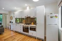 Tyntynder Garden Cottage 1 - Bed and Breakfast Bright