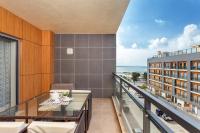 Privilege Apartment Buddha with Rooftop Pool, Village Marina - Olhão - B&B