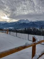 Apartment with Mountain View