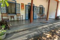 Beautiful 5 Bed Colonial Villa, Pool, Lush Garden and Cook - B&B Mihiripenna