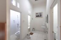 Deluxe Twin Room Shared Bathroom