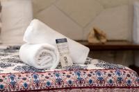 Habitación Doble con vistas parciales al mar