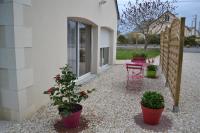 Au Coeur du Bien-Etre, gîte avec piscine chauffée et couverte, SPA, sauna, massages - Bed and Breakfast