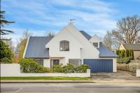 Christchurch Airport House - Bed and Breakfast
