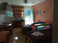 Estudio (2 adultos) - planta baja