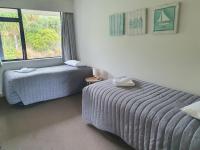 Two-Bedroom Apartment with Sea View (Sleeps 5)