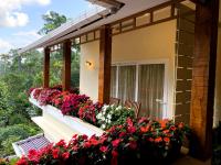 Flower Valley Plantation Homestay - B&B Munnar