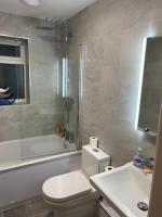 Luxury Modern 2Bed Seafront Apartment in Rhos on Sea - Ferienwohnung