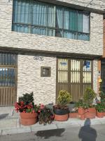 Hostel Casa Alb - Bed and Breakfast