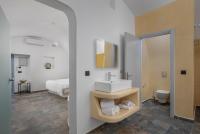 Deluxe Suite with Outdoor Hot Tub