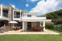 Azapiko Dream Villa by Luxlikehome - B&B