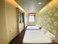 Quadruple Room with Private Bathroom
