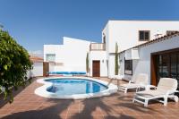 CASA ALI unique family holiday home with pool - B&B San Miguel De Abona