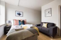 B&B Surbiton - The Kingston Upon Thames Studios - Bed and Breakfast Surbiton