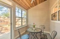 Pet-Friendly A-Frame Retreat Near Dtwn and Beaches! - Chambres d’hôtes Pensacola